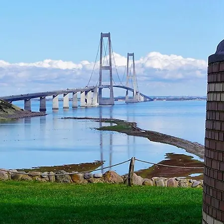 Villa Modern Close To Nature & The City, Centrally Located In Denmark Nyborg
